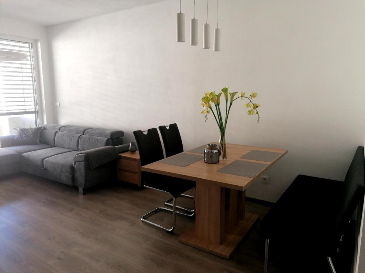 Apartment In The Old Town บราติสลาวา ภายนอก รูปภาพ
